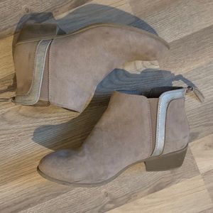 8 1/2 Candie’s boots